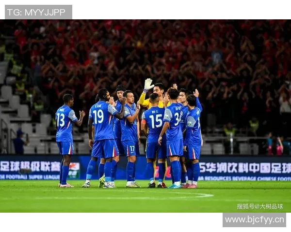 阿苏埃表现起伏不定一球难掩失误频频与球权流失 阿苏埃表现起伏不定一球难掩失误频频与球权流失