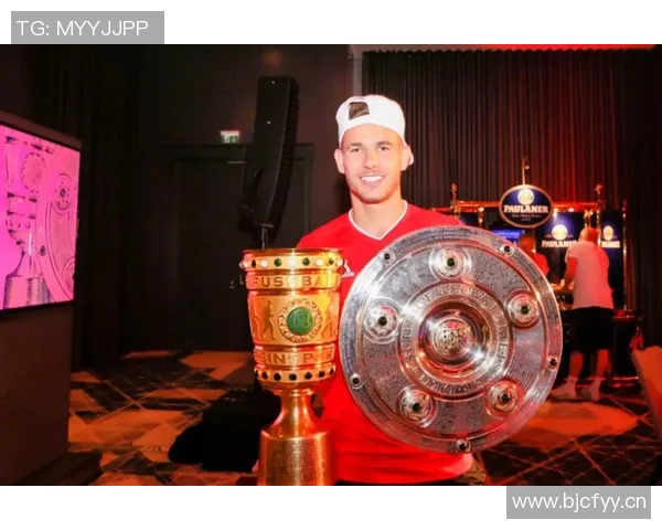 卢卡斯评效力最强球队倾向2020年拜仁超越现巴黎的理由分析 卢卡斯评效力最强球队倾向2020年拜仁超越现巴黎的理由分析