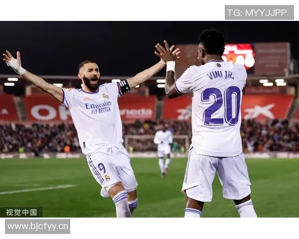 佩德里拼抢维尼修斯球衣遭黄牌皇马反击精彩瞬间回顾 佩德里拼抢维尼修斯球衣遭黄牌皇马反击精彩瞬间回顾