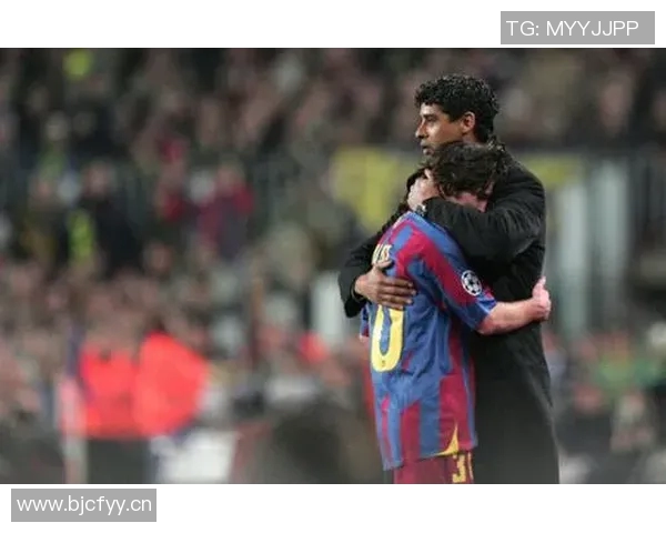 小罗怀旧晒巴萨时期与梅西里杰卡尔德打网球的珍贵瞬间