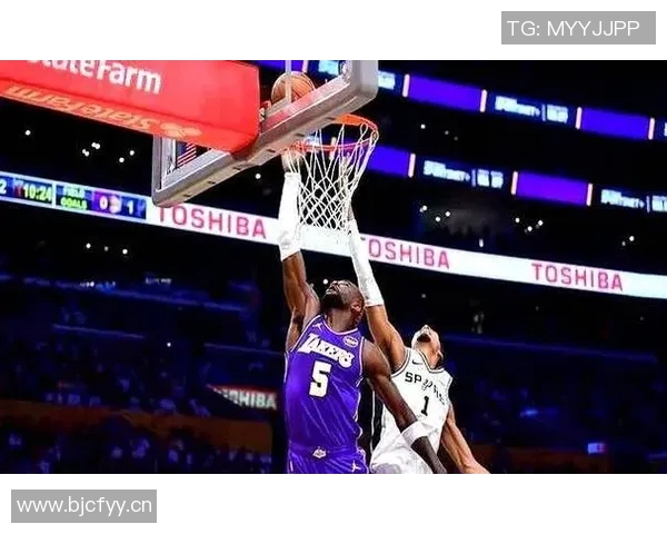 文班亚马两次对阵湖人六犯离场巧合引发热议