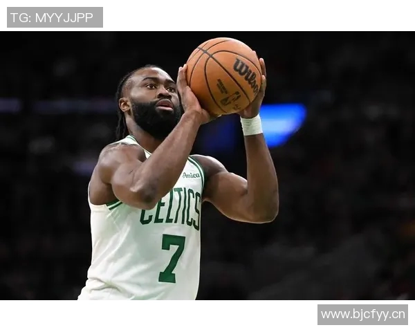 NBA新赛季小前锋评选结果揭晓杰伦布朗荣膺最佳称号 NBA新赛季小前锋评选结果揭晓杰伦布朗荣膺最佳称号