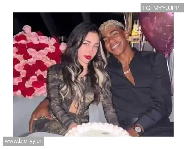 前绯闻对象扬言挑战亚马尔女友称两人难撑圣诞节 前绯闻对象扬言挑战亚马尔女友称两人难撑圣诞节